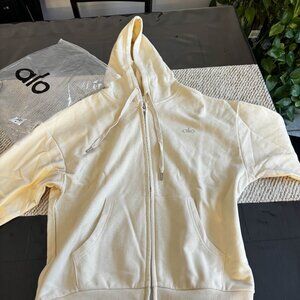 Brand new beige/cream alo yoga sweater unisex